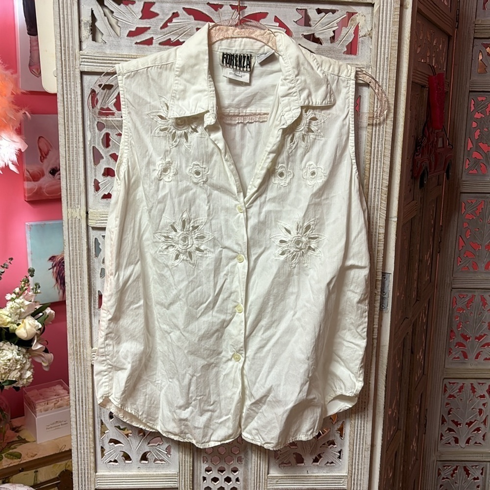 Women’s Forenza Buttondown Tank Top Size: Small